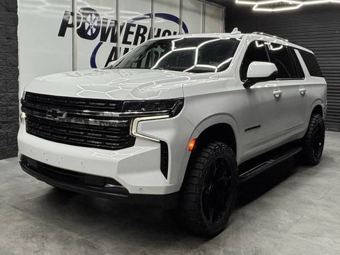 Used 2022 Chevrolet Suburban RST w/ Luxury Package AWD/4WD image 3