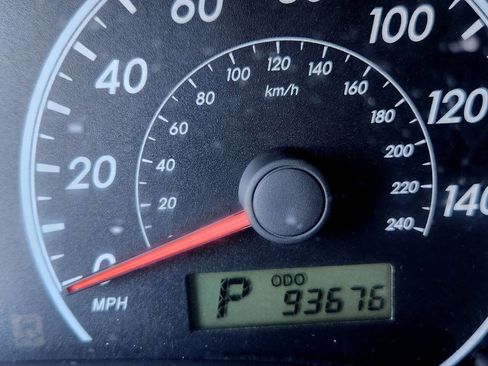 Used 2013 Toyota Corolla LE FWD image 4