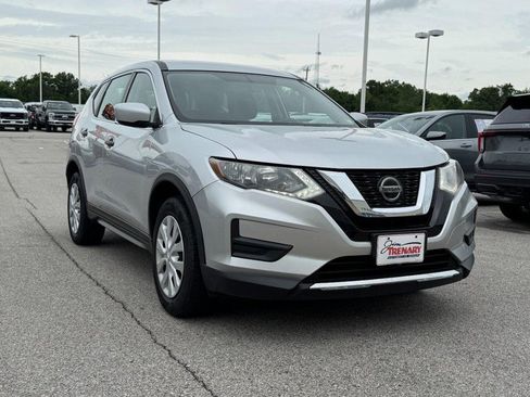 Used 2018 Nissan Rogue S AWD/4WD image 2