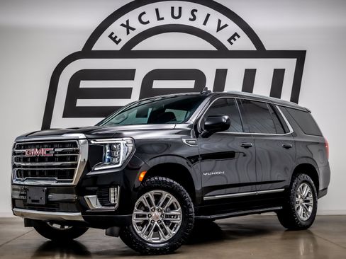 Used 2023 GMC Yukon SLT AWD/4WD image 1