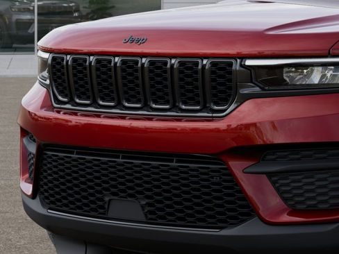 New 2025 Jeep Grand Cherokee Altitude image 11