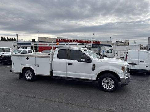 Used 2019 Ford F250 XL w/ STX Appearance Package image 2