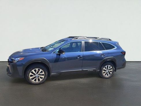 Certified 2025 Subaru Outback Premium AWD/4WD image 5