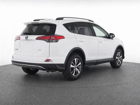 Used 2017 Toyota RAV4 XLE FWD image 6