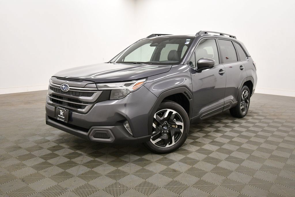 Used 2025 Subaru Forester Limited AWD/4WD image 2