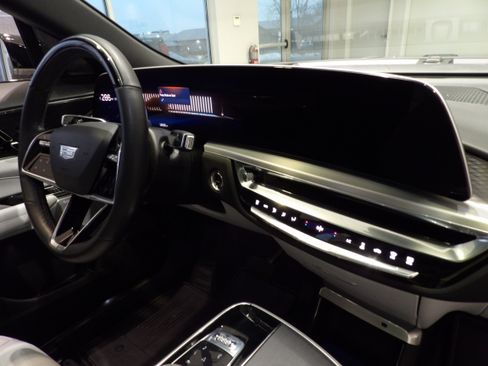 Used 2024 Cadillac Lyriq Luxury image 27