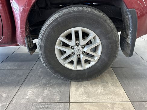 Used 2019 Nissan Frontier SV image 5