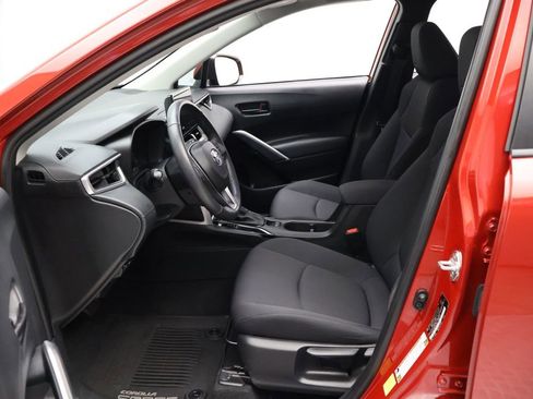 Used 2023 Toyota Corolla Cross LE image 14