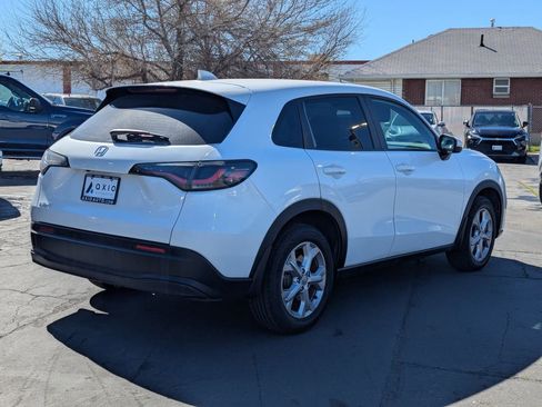 Used 2023 Honda HR-V LX image 3