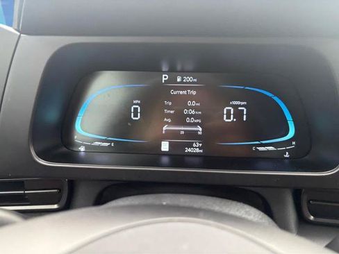 Used 2025 Hyundai Elantra Sport FWD image 21