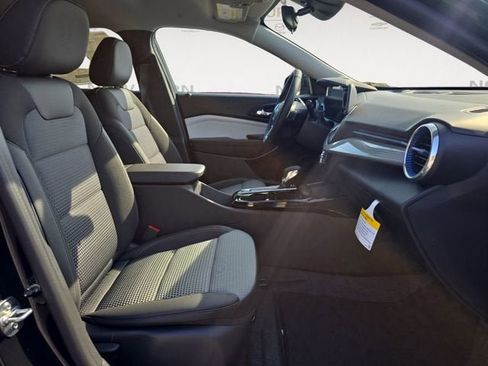New 2026 Chevrolet Trax LT w/ Midnight Edition FWD image 15
