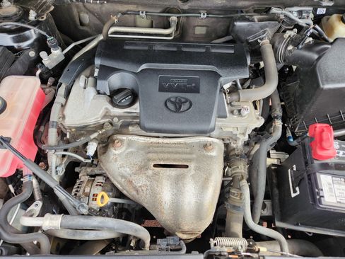 Used 2018 Toyota RAV4 XLE AWD/4WD image 9