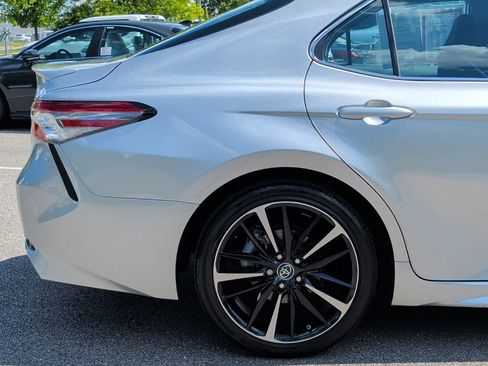 Certified 2019 Toyota Camry XSE FWD image 9
