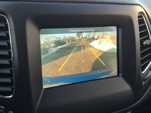 Used 2019 Jeep Compass Latitude w/ Cold Weather Group image 27