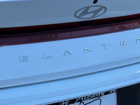 Certified 2024 Hyundai Elantra SEL image 23