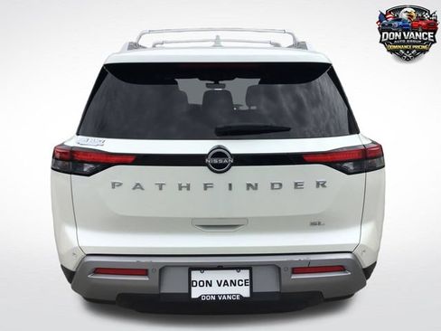 Used 2024 Nissan Pathfinder SL FWD image 4