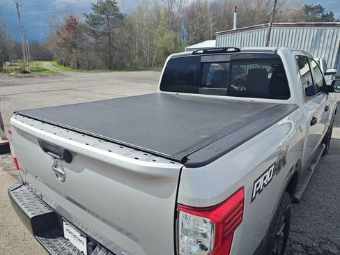 Used 2018 Nissan Titan PRO-4X AWD/4WD image 29