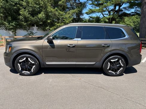 Used 2023 Kia Telluride S w/ S Sunroof Package AWD/4WD image 4