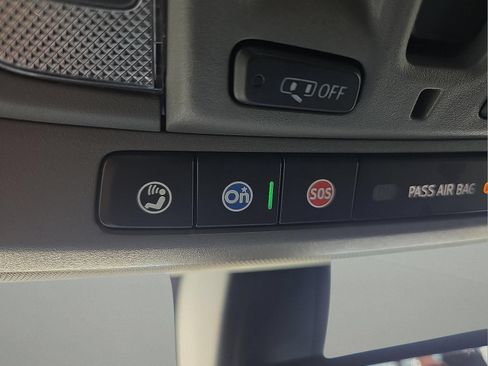 Used 2020 GMC Sierra 1500 SLT RWD image 22