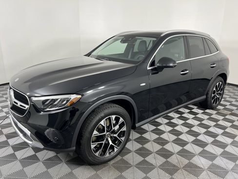 Used 2025 Mercedes-Benz GLC 350e 4MATIC image 8