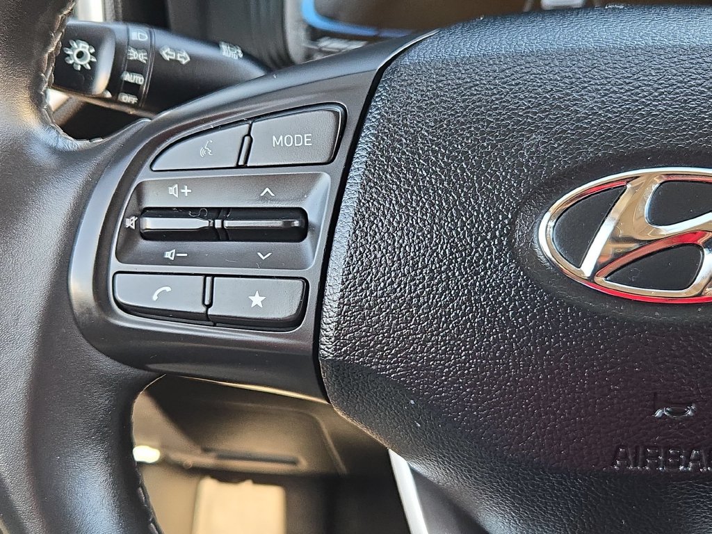 Used 2025 Hyundai Venue SEL FWD image 21