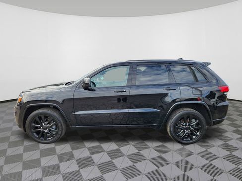 Used 2017 Jeep Grand Cherokee Altitude image 5