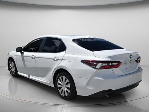 Used 2022 Toyota Camry LE FWD image 8