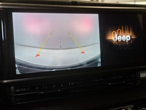 Used 2024 Jeep Wrangler Unlimited Sport AWD/4WD image 18