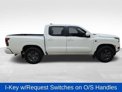 Used 2025 Nissan Frontier SV w/ SV Convenience Package image 9