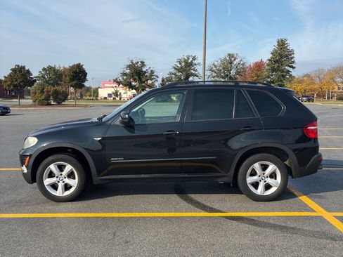 Used 2010 BMW X5 xDrive30i image 4