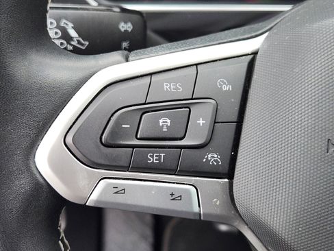 Certified 2023 Volkswagen Tiguan SE image 22