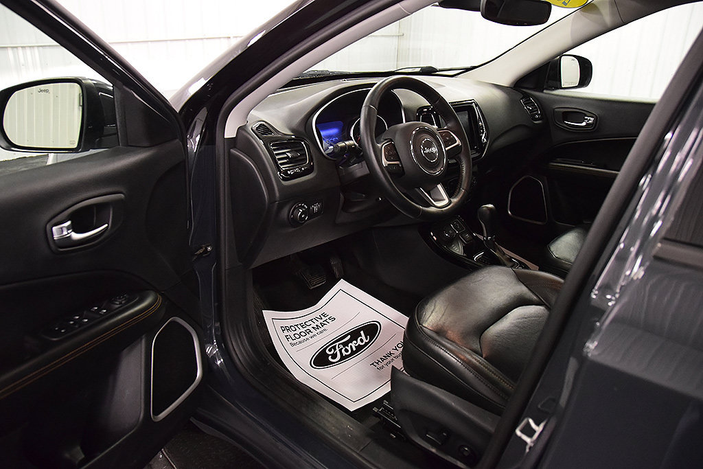 Used 2018 Jeep Compass Limited w/ Navigation Group AWD/4WD image 14