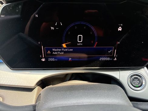 Used 2025 Chevrolet Trax LT w/ LT Convenience Package FWD image 13