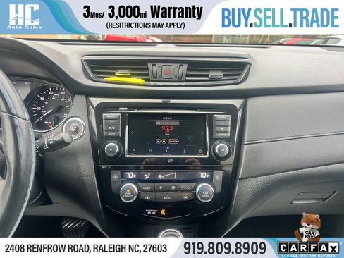 Used 2018 Nissan Rogue SV image 15