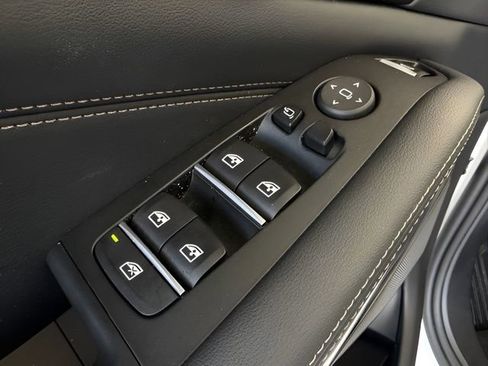 Used 2025 BMW X5 sDrive40i w/ M Sport Package image 12