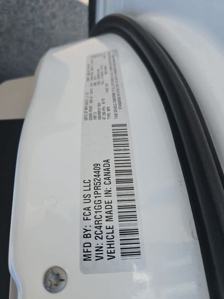 Used 2023 Chrysler Pacifica Limited FWD image 22