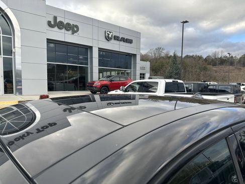 New 2024 Dodge Hornet R/T Plus w/ R/T Blacktop Package image 12