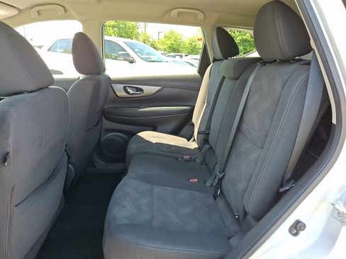 Used 2016 Nissan Rogue SV AWD/4WD image 10
