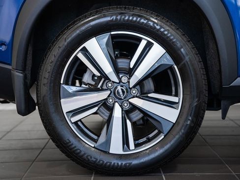 Used 2023 Nissan Rogue Platinum AWD/4WD image 22