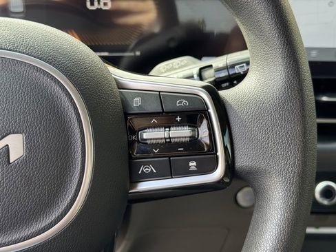 Certified 2025 Kia Carnival LX image 27