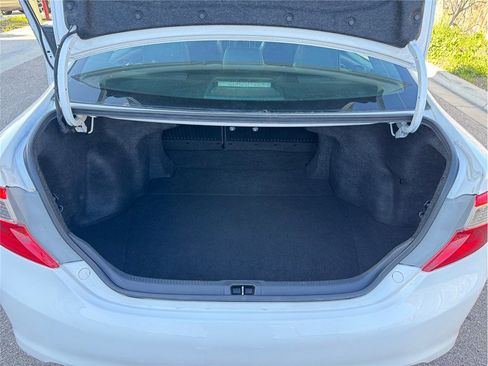 Used 2014 Toyota Camry SE FWD image 40