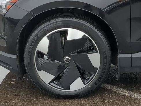 Used 2025 Volvo EX30 Plus w/ Protection Package Premier image 13