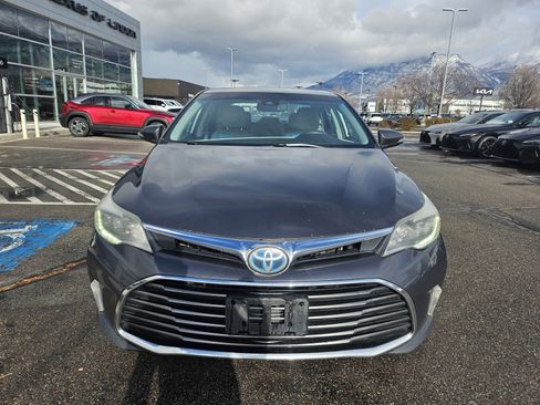 Used 2016 Toyota Avalon Limited image 2