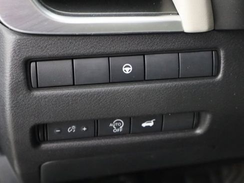 Used 2025 Nissan Rogue SV FWD image 20