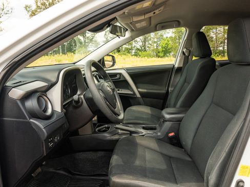 Used 2018 Toyota RAV4 LE w/ All Weather Liner Package FWD image 11