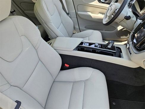 Certified 2025 Volvo XC60 T8 Plus w/ Protection Package Premier image 18