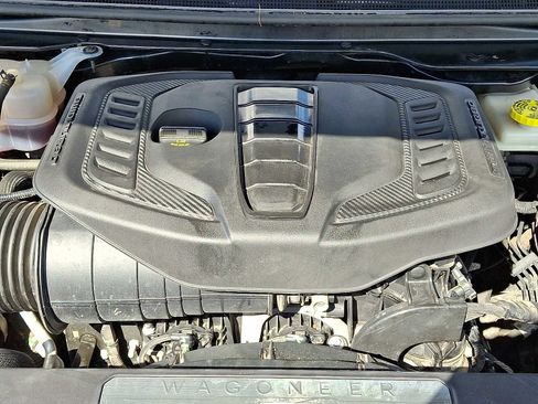 Used 2023 Jeep Wagoneer L Series II image 32