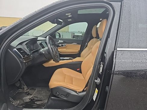 Used 2018 Volvo XC90 T6 Momentum w/ Convenience Package AWD/4WD image 7