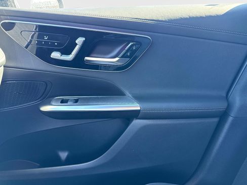 Used 2025 Mercedes-Benz GLC 350e GLC 350e image 24