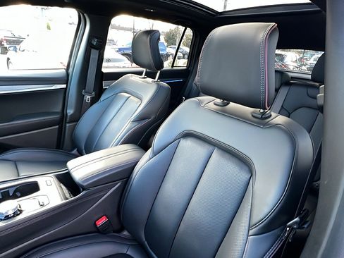 Used 2024 Jeep Wagoneer Launch Edition image 18